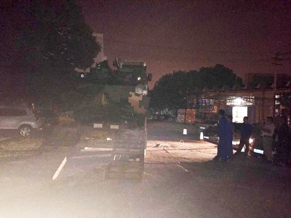 2138cn太阳集团城智能SW2105工程车顺利交付队列
