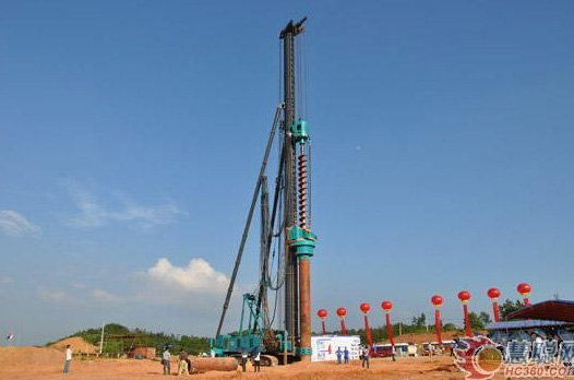 慧聪网——2138cn太阳集团城智能双动力头强力多职能钻机工法钻研会进行