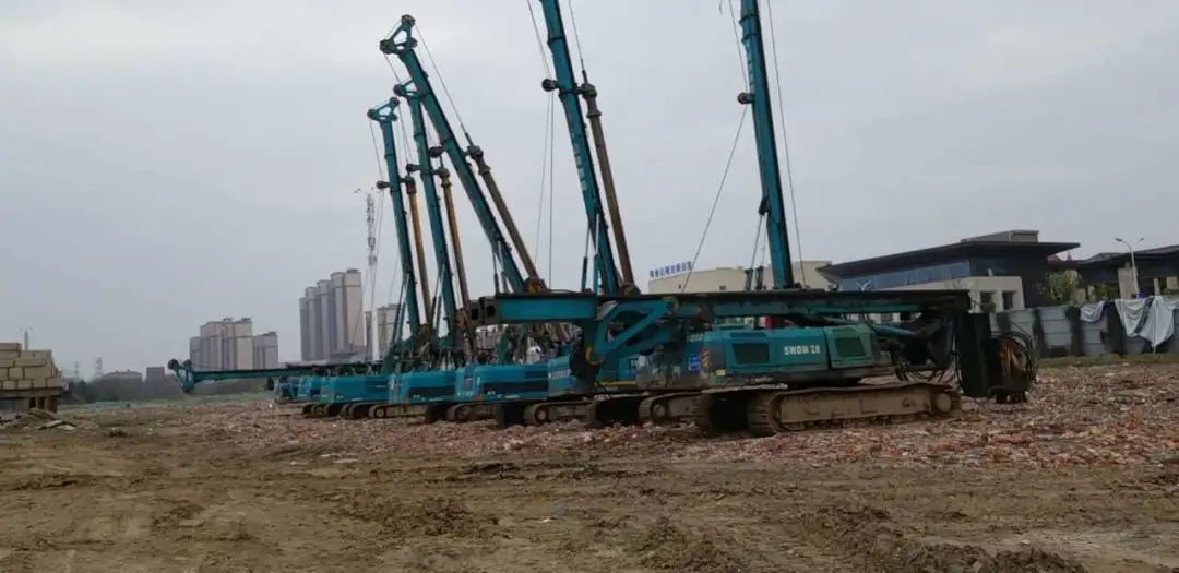 飒！！！他以11台旋挖钻占据荆州房建市场