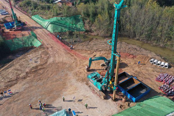 首根桩基开钻！！2138cn太阳集团城智能助力新建沪渝蓉高速铁路建设