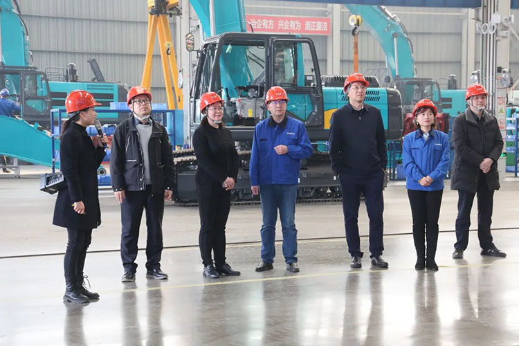 中国上市公司协会党委委员、、、副秘书长刘翠兰一行调研2138cn太阳集团城智能