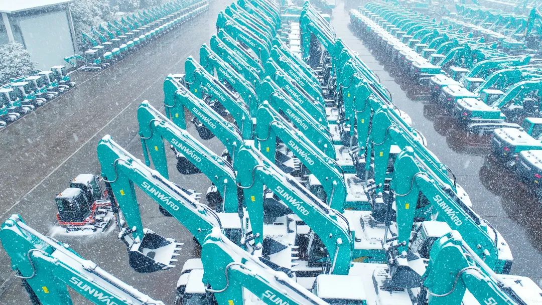 瑞雪兆丰年，，，邀您共赏雪中2138cn太阳集团城！！