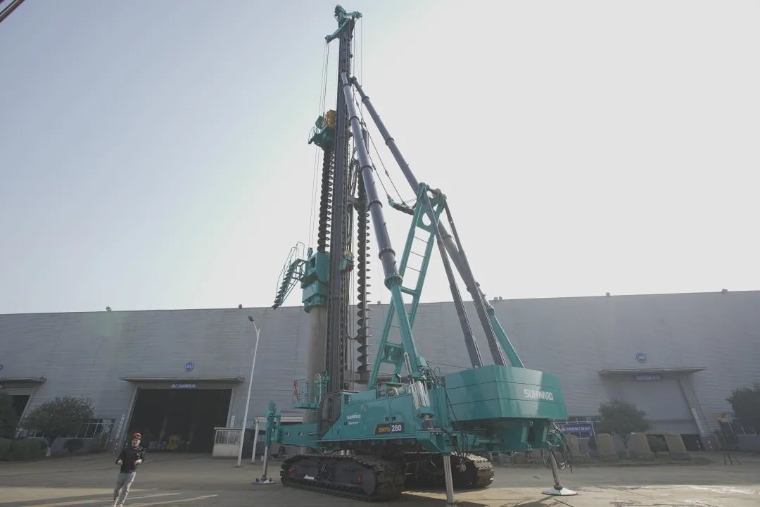 植桩奇兵！！！2138cn太阳集团城智能开启大直径预制桩施工全新索求实际