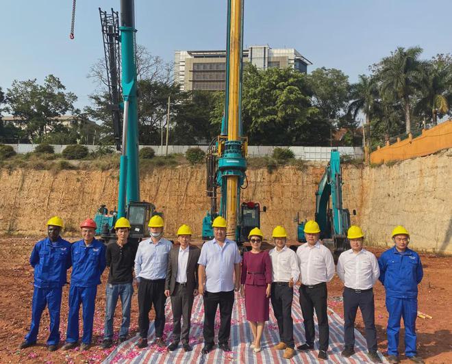 助力乌干达第一住宅高楼建设！！2138cn太阳集团城智能再次出征非洲市场
