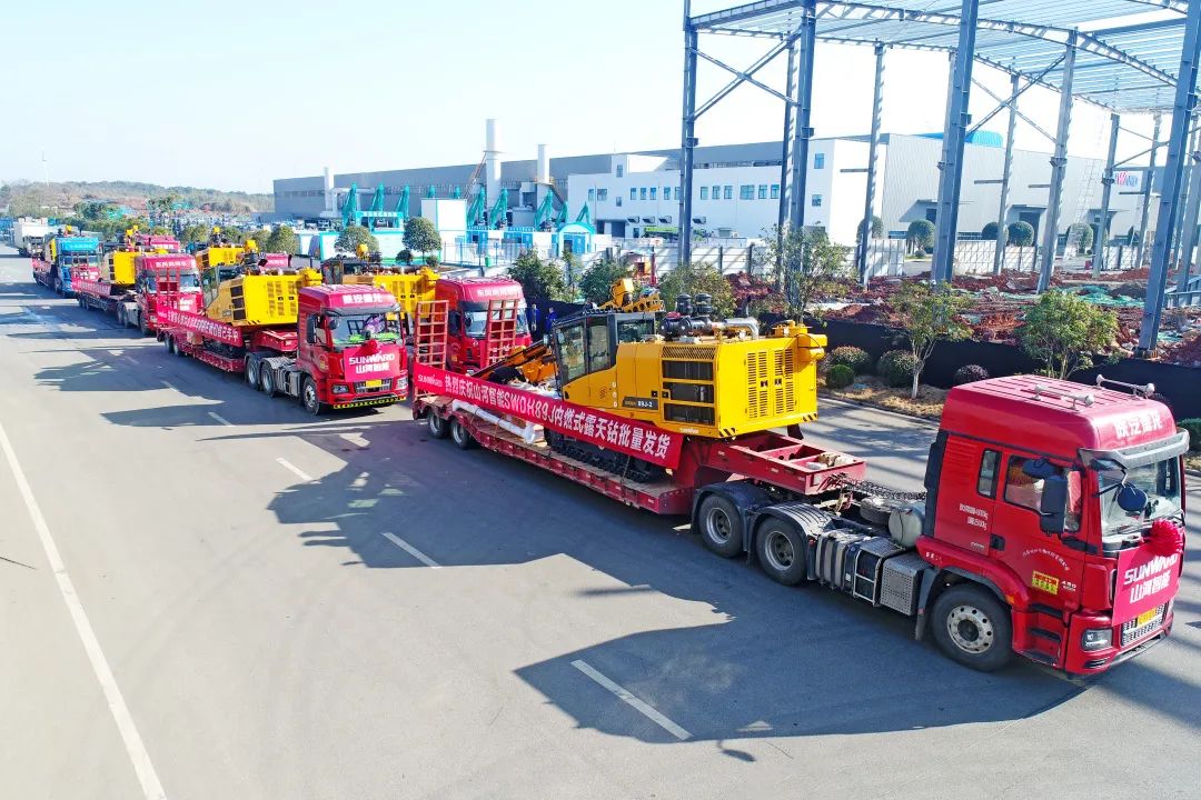 又一款差距化定制产品获认可！！2138cn太阳集团城智能SWDH89J内燃式露天钻批量发货