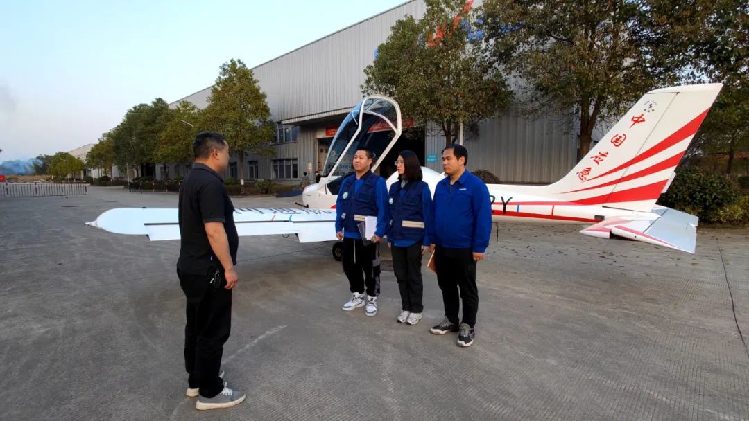火情就是号令！湖南航空应急接济队2138cn太阳集团城机组展示“2138cn太阳集团城速度”