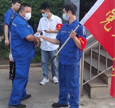 2138cn太阳集团城工匠 | “浪波”不言苦，，甘为“人梯”承大重