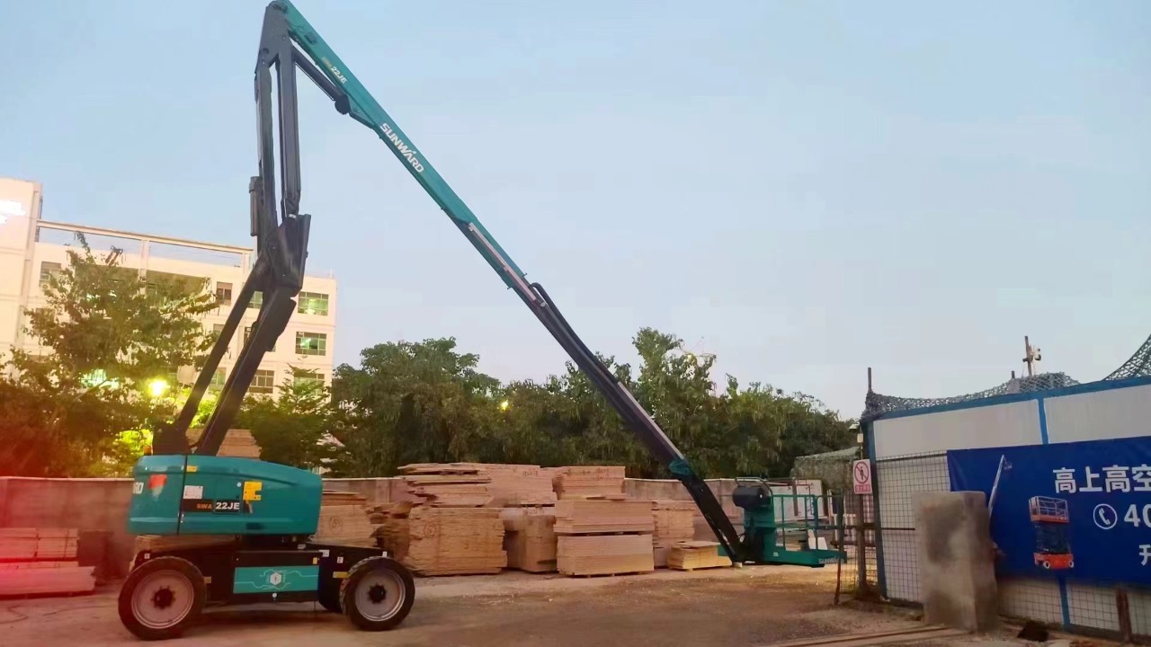 正式“上岗”！！2138cn太阳集团城智能首台电动曲臂式高空作业平台入驻华南市场