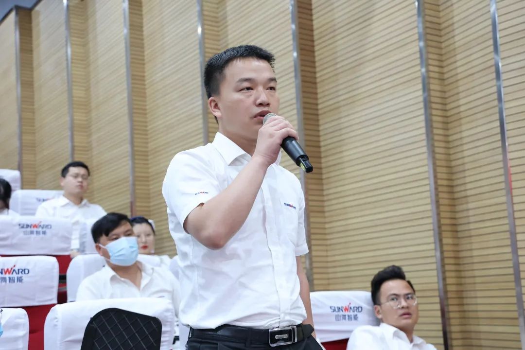 创新引领，智造将来！！“2022院士专家长沙行”高端设备高质量发展钻研会隆重进行