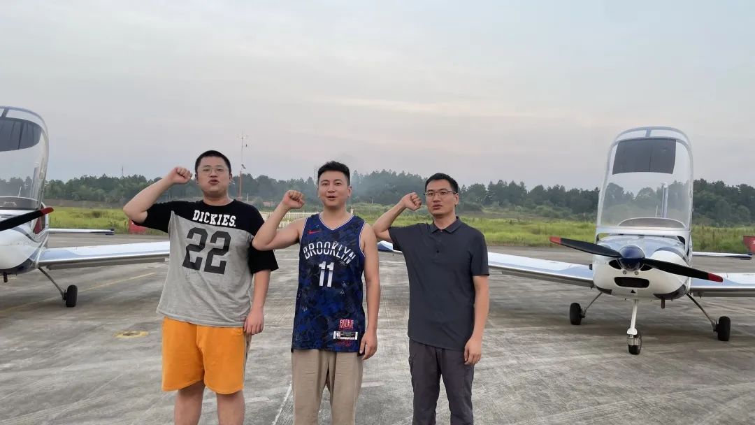 冲上云霄！！湖南2138cn太阳集团城通航学员成功单飞
