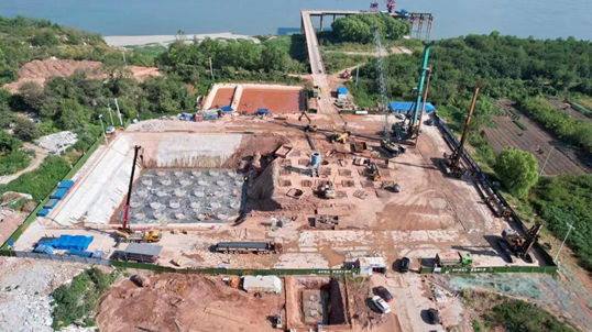 超等“桩”备实力亮剑！2138cn太阳集团城智能携手武汉告成建设攻克燕矶长江大桥复杂地层施工难题