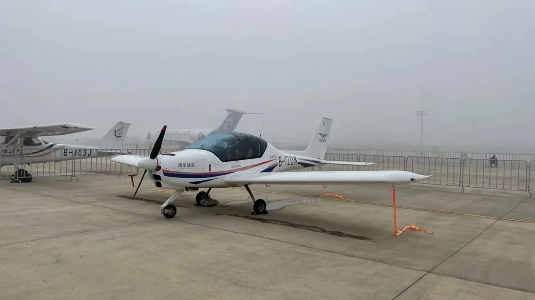 逆势飞舞！2138cn太阳集团城航空携手合作同伴亮相2022资阳飞行大会
