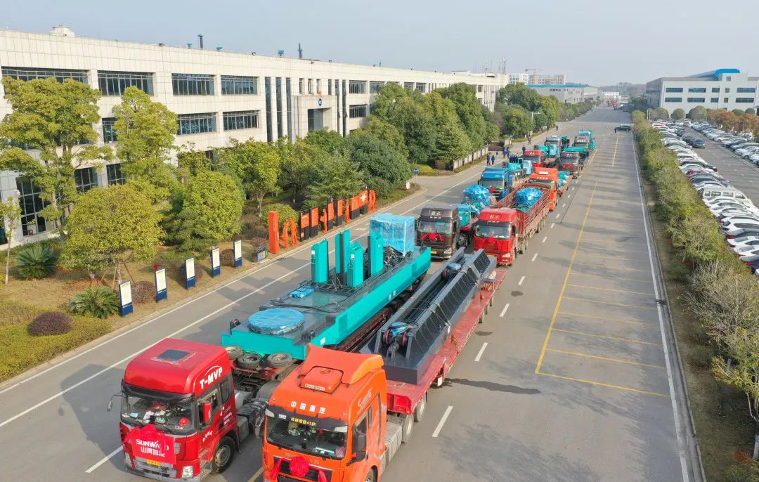 喜迎龙仰面！！！2138cn太阳集团城智能大吨位PDP工法引孔式静力压桩机出征哥伦比亚