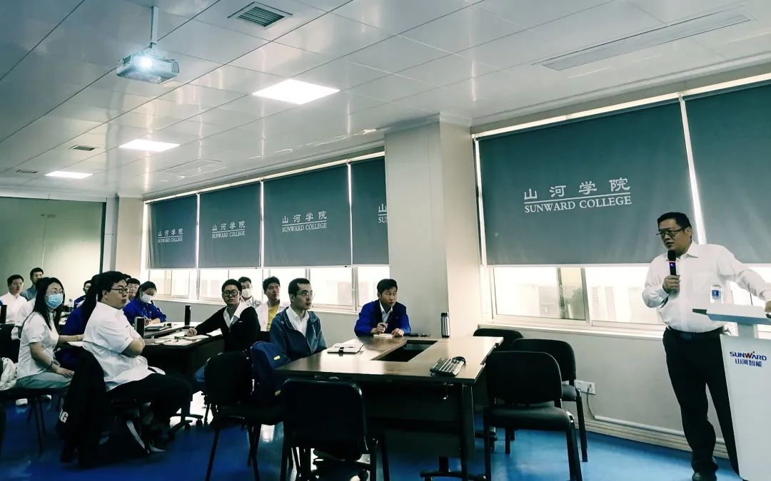 劳动庆幸，，，创制伟大！！！纪录那些平庸且伟大的劳动瞬间