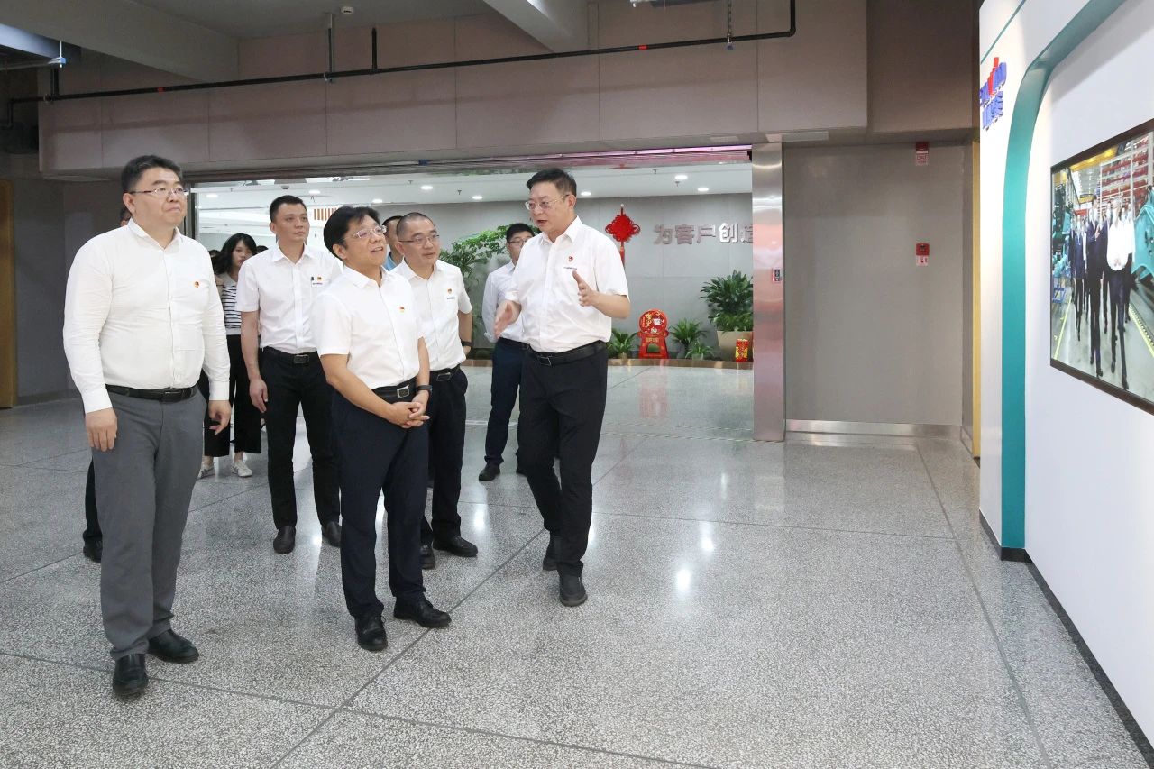 中国进出口银行总行党委委员、、、副行长李钧一行调研2138cn太阳集团城智能