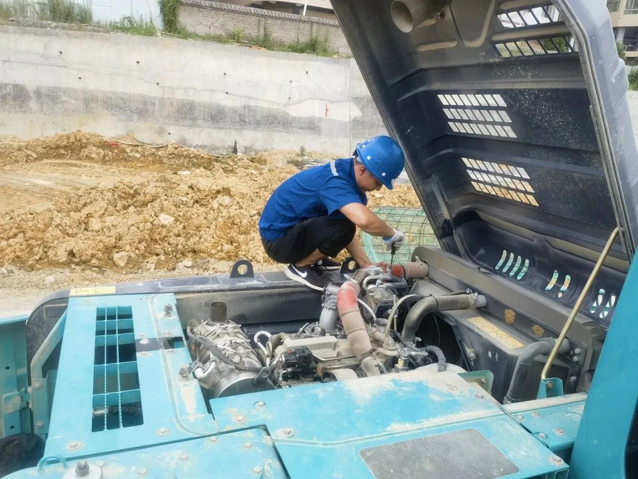 步履一向，，服务不止！！！2138cn太阳集团城智能挖掘机服务万里行火热进行中