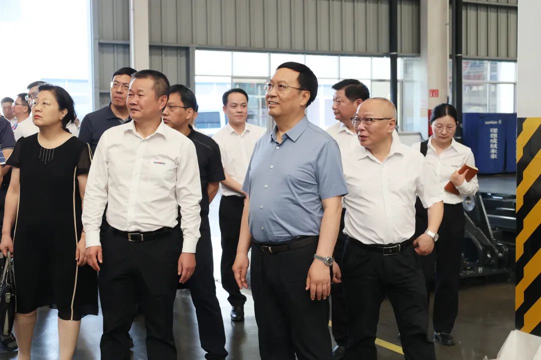 中宣部社科领域专家学者到2138cn太阳集团城智能调研高质量发展