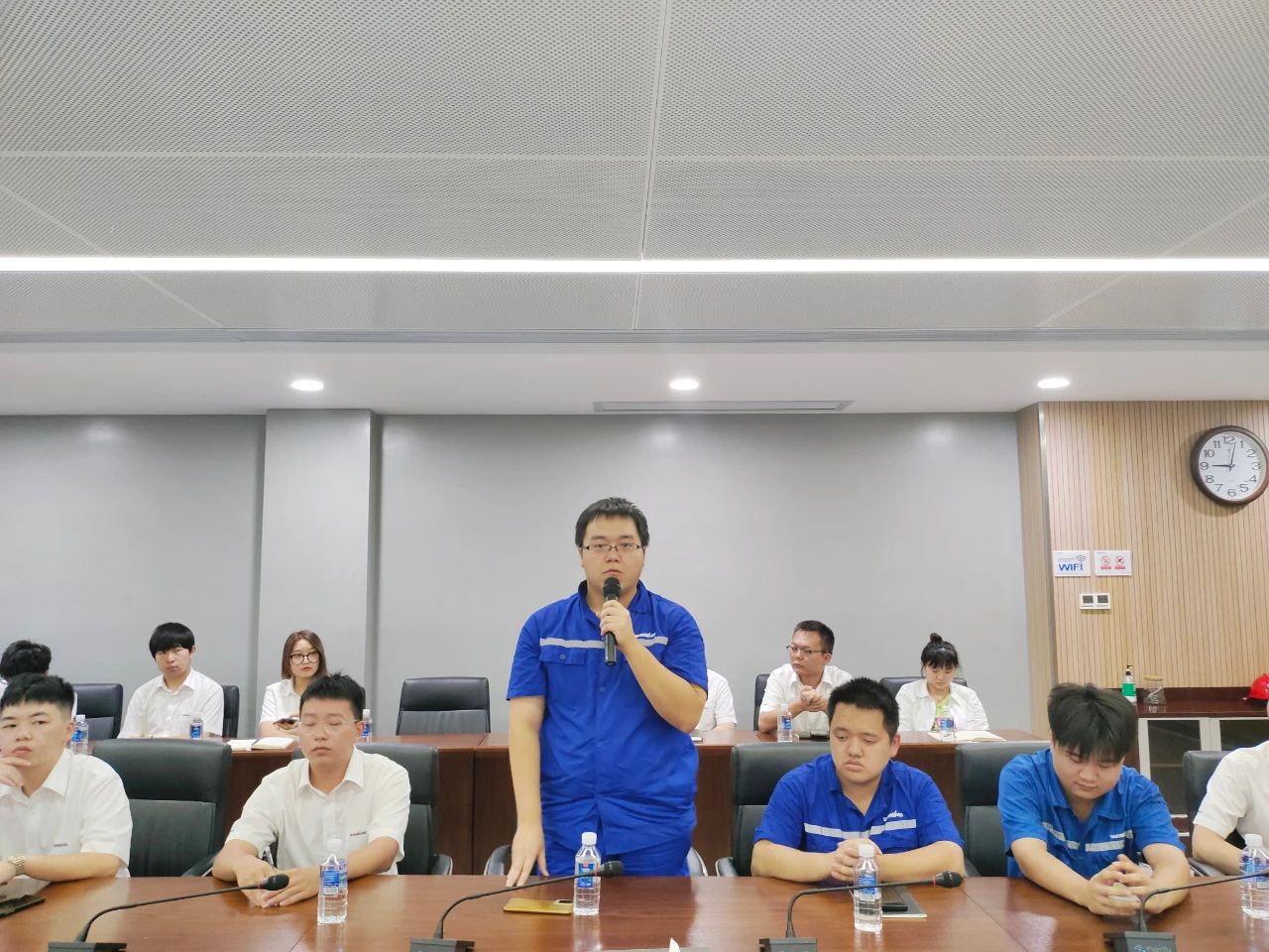 畅谈心声，，，共话将来！！！这场应届毕业生员工座谈会，，，很暖，，，很贴心！！！