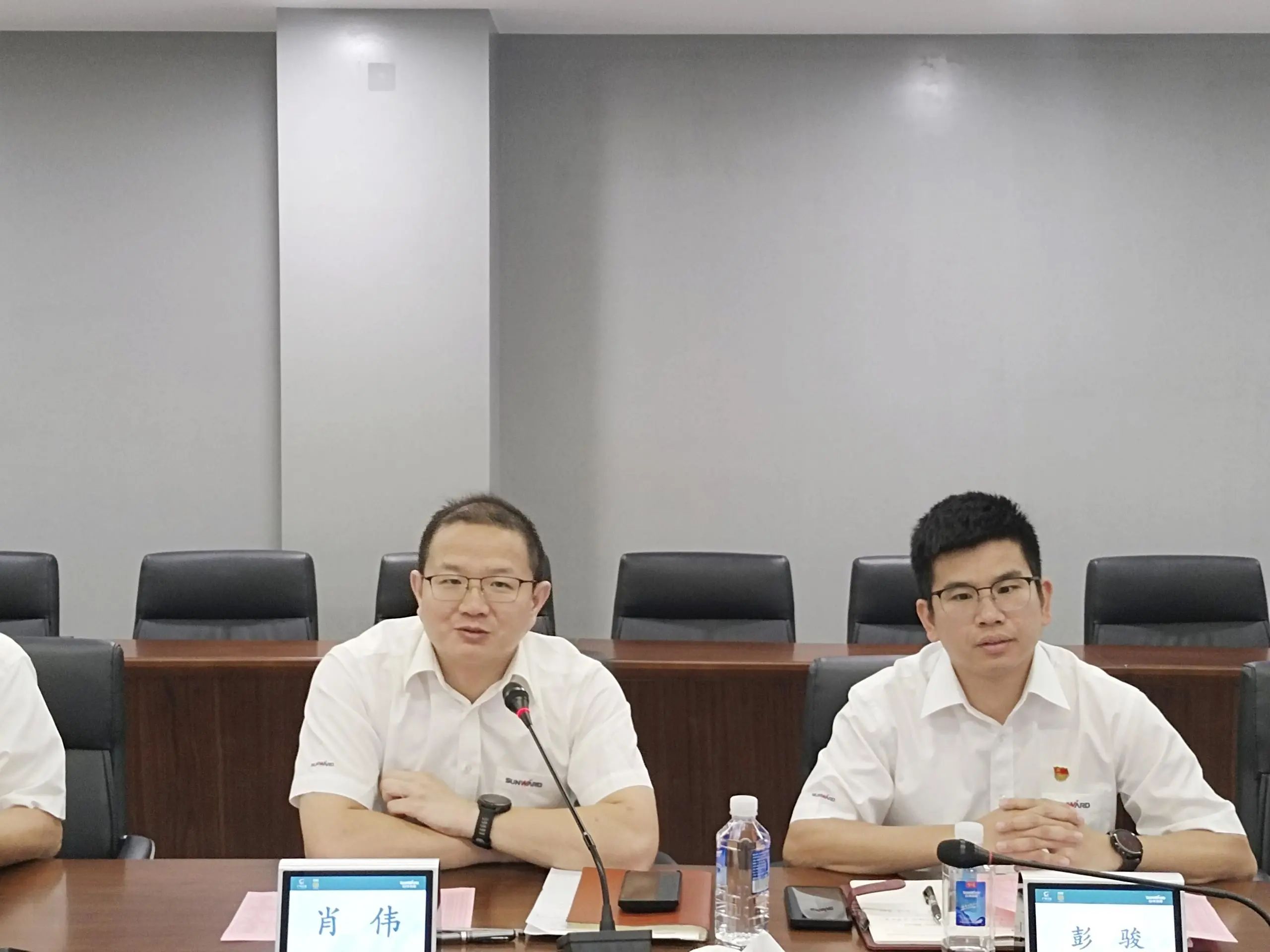 畅谈心声，，，共话将来！！！这场应届毕业生员工座谈会，，，很暖，，，很贴心！！！