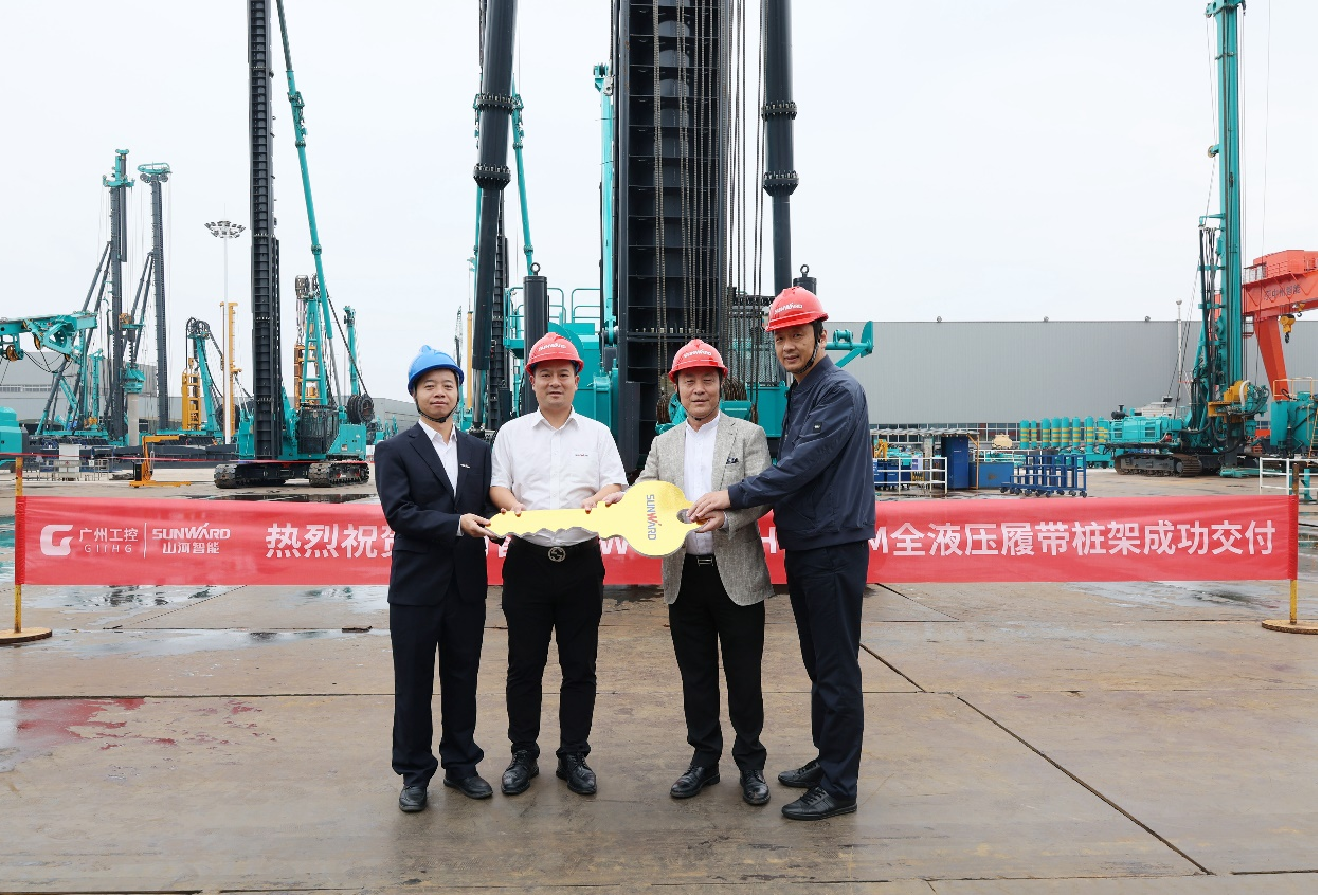 民族品牌获认可！2138cn太阳集团城智能桩架产品交付香港客户