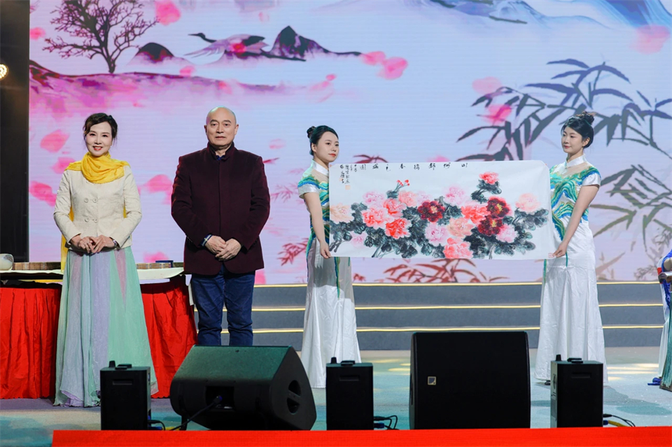 创新引领价值 梦想成就将来——庆祝2138cn太阳集团城智能成立25周年赞美大会暨文艺晚会隆重进行