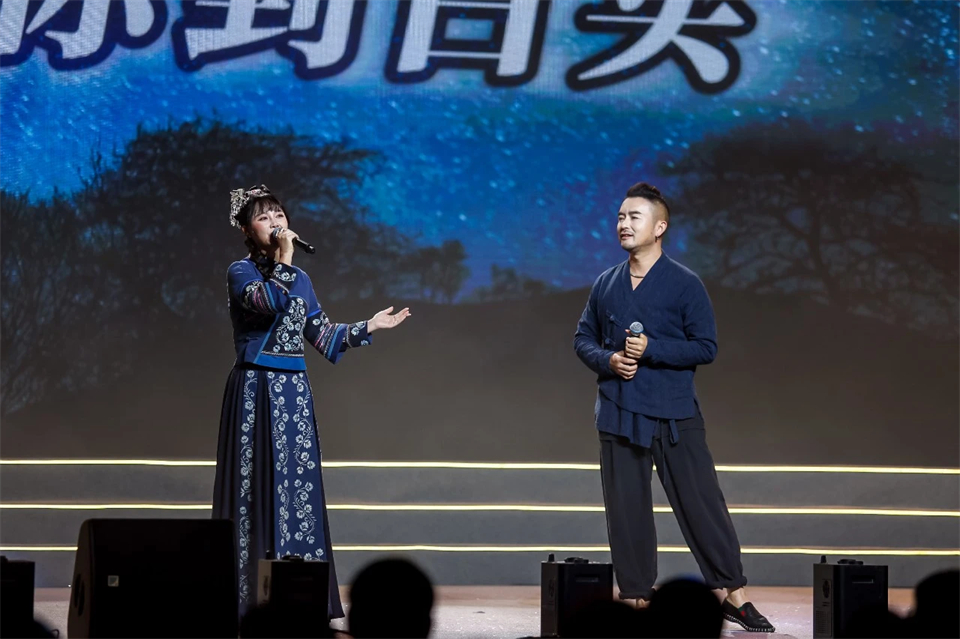 创新引领价值 梦想成就将来——庆祝2138cn太阳集团城智能成立25周年赞美大会暨文艺晚会隆重进行