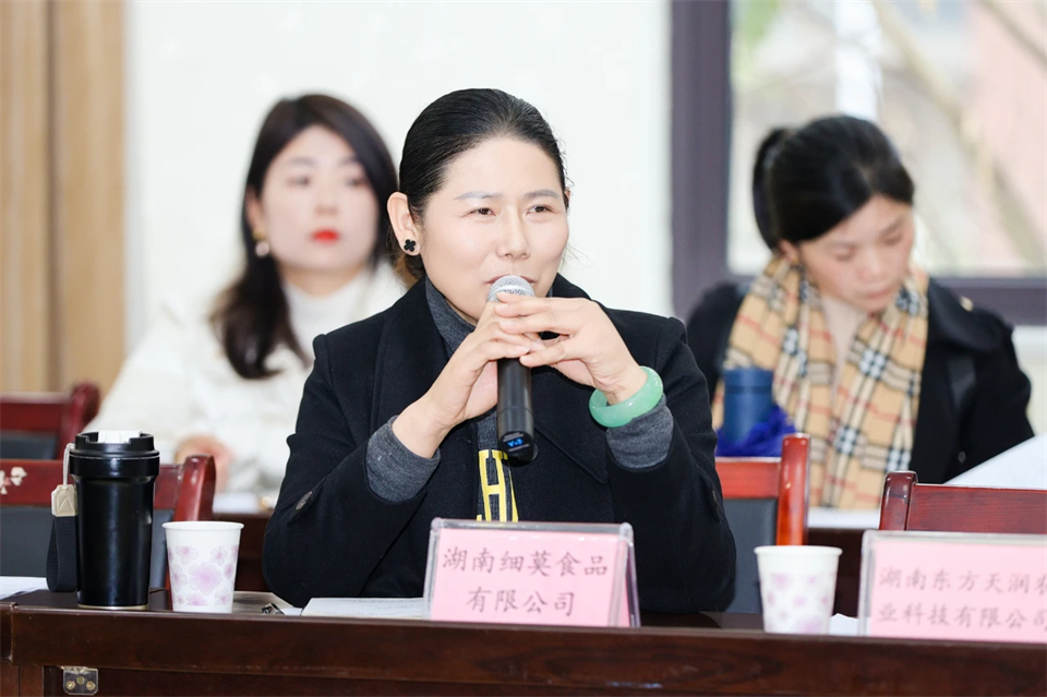 长龙街道、、、2138cn太阳集团城智能召开首届年货盛惠暨送春联文化惠民活动工作会议
