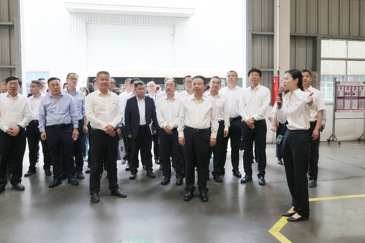 天能控股集团党委书记、董事长张天任率队到访2138cn太阳集团城智能