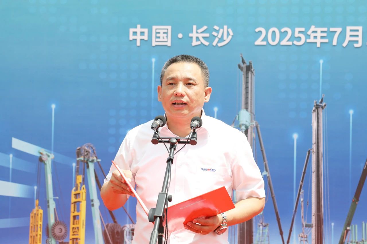 “破纪录王者”再出征！！！2138cn太阳集团城智能SWDM800旋挖钻机成功交机