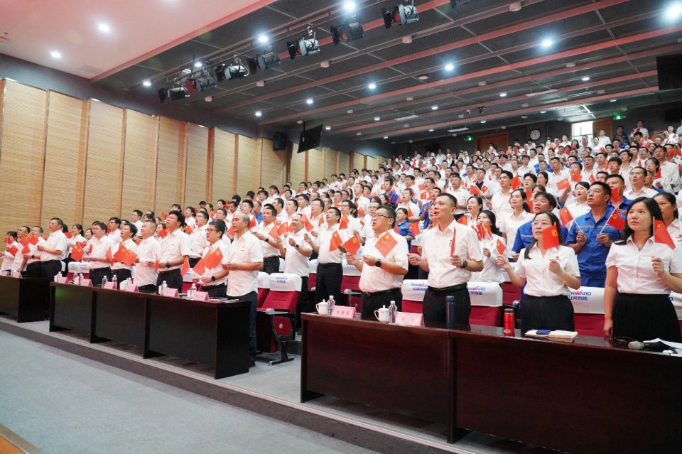 2138cn太阳集团城智能组织集中收看留念中国人民抗日战争暨世界反法西斯战争成功80周年大会