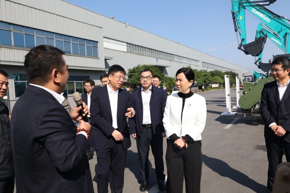 聚焦应急设备研发出产，，，共探实战适配新蹊径——昭通市应急治理局党委书记、局长叶芳调研2138cn太阳集团城智能