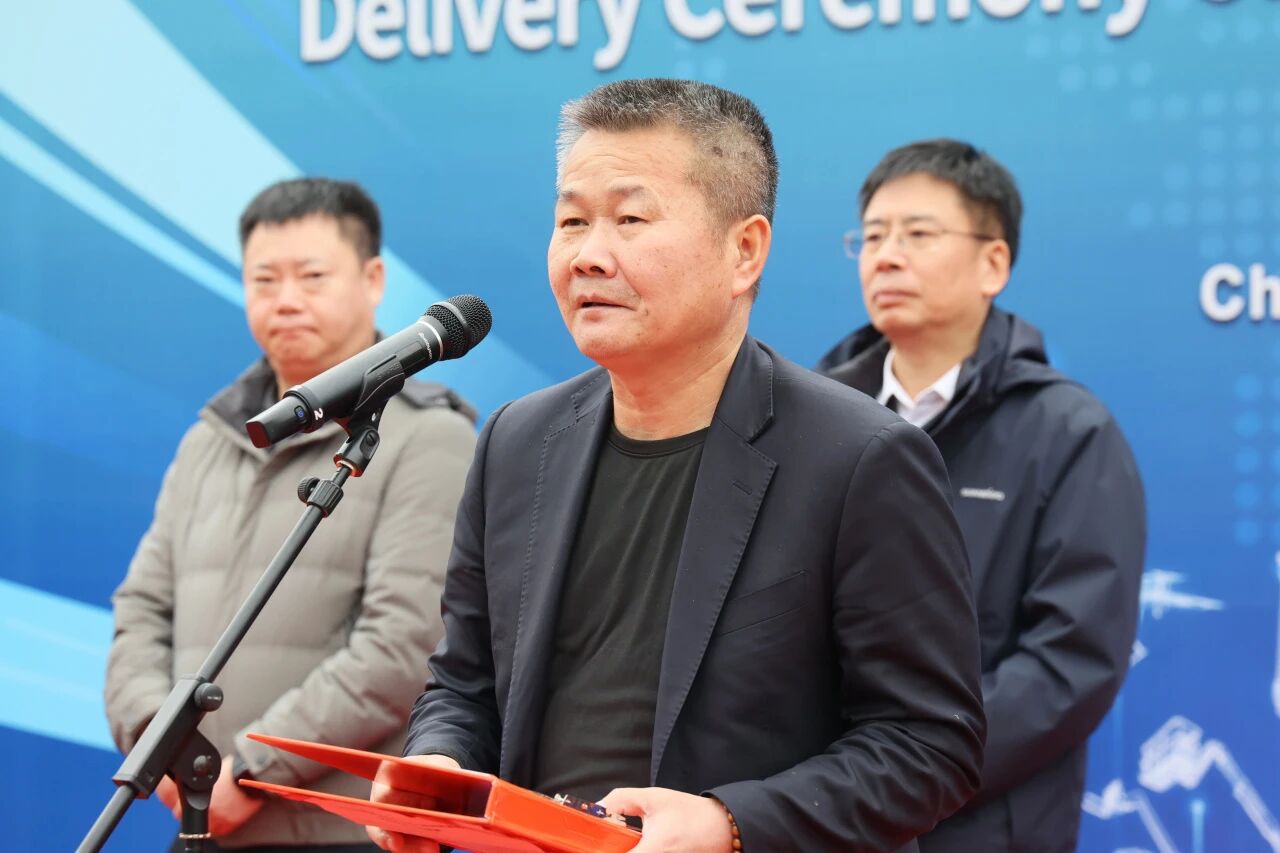 2138cn太阳集团城智能SWE700FE电动挖掘机成功交付，，助力打造绿色智慧矿山