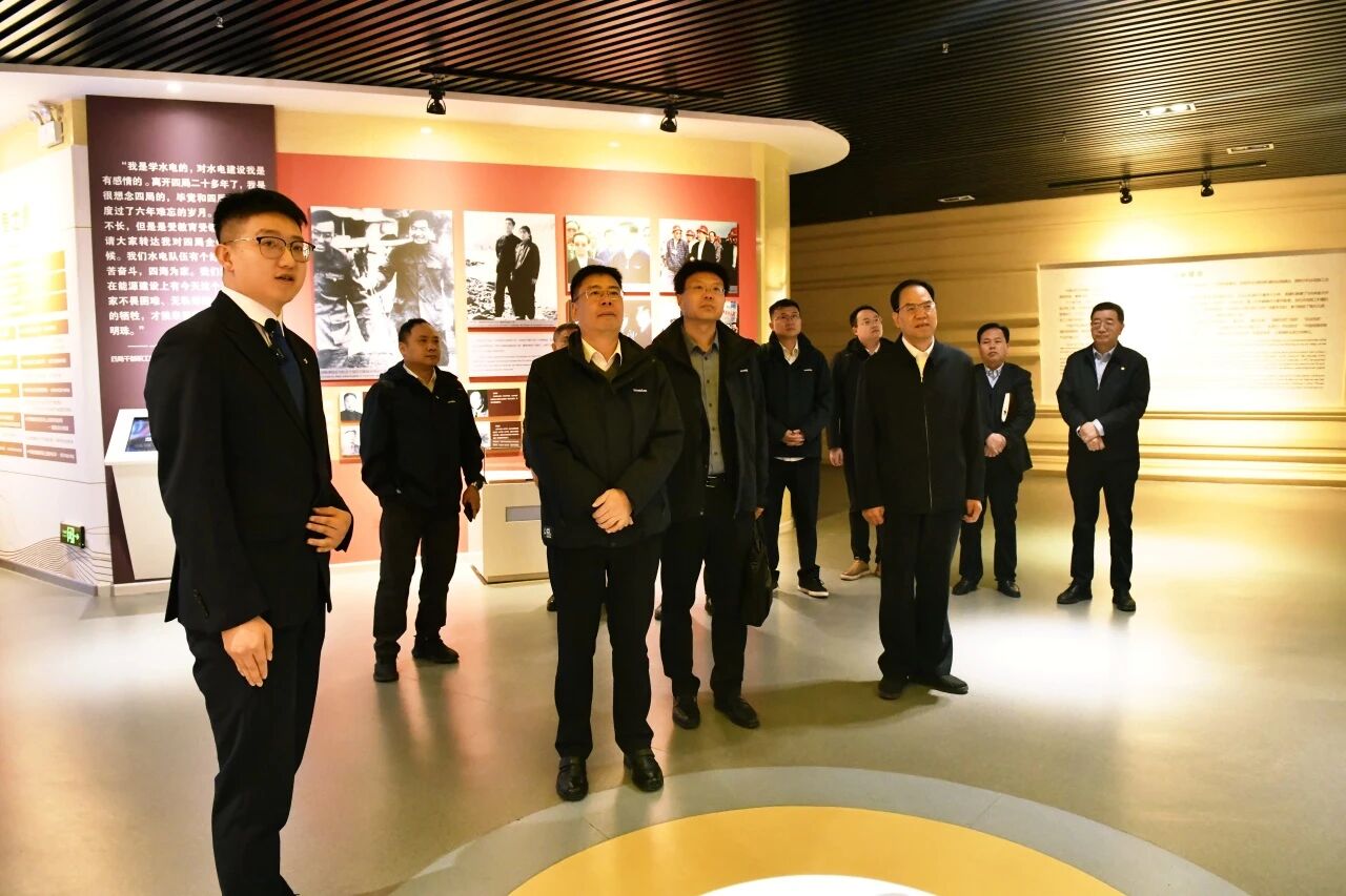 2138cn太阳集团城智能与中国水电四局座谈 深入合作促发展